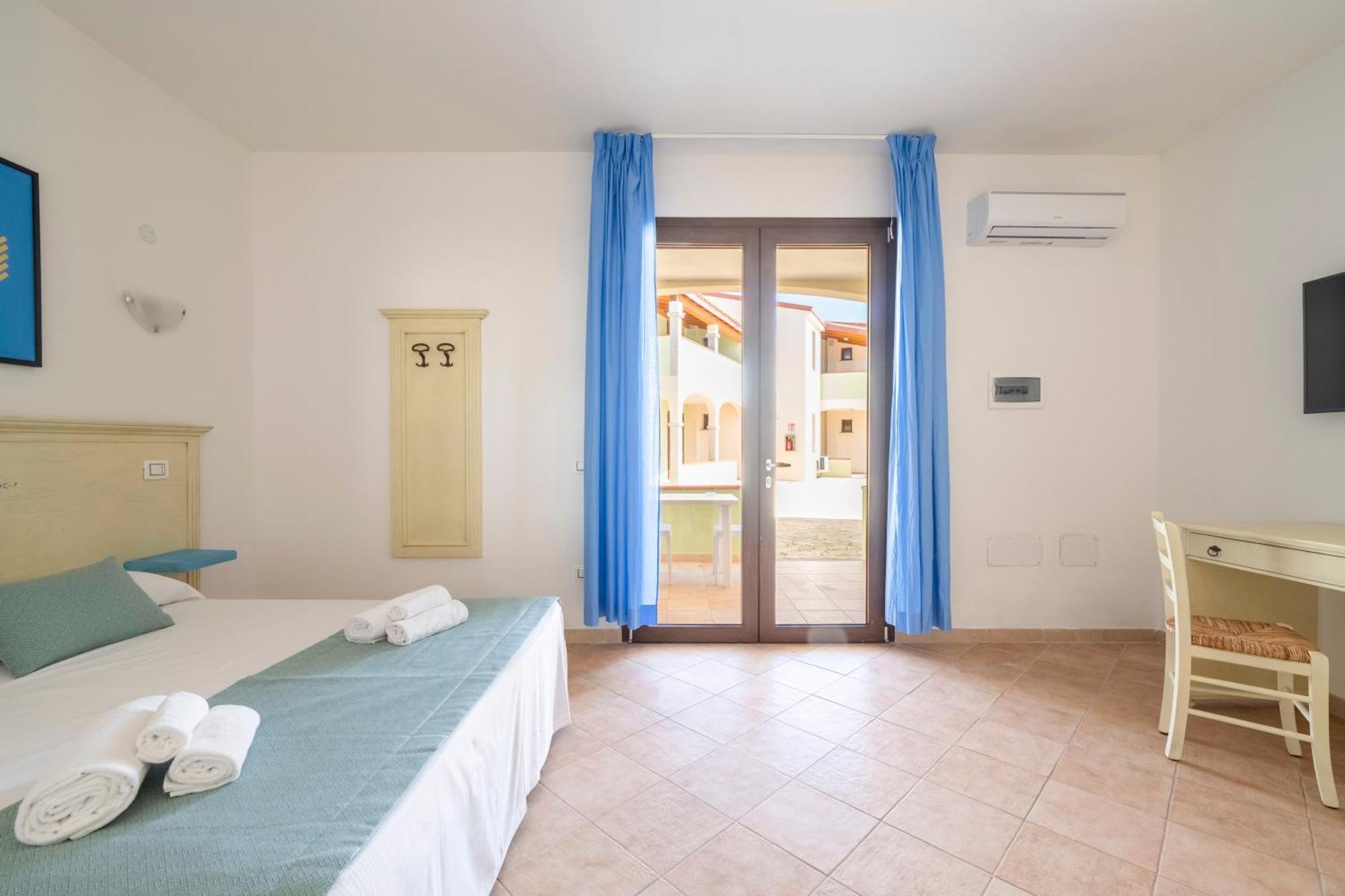Mimose Beach Village Badesi Luaran gambar